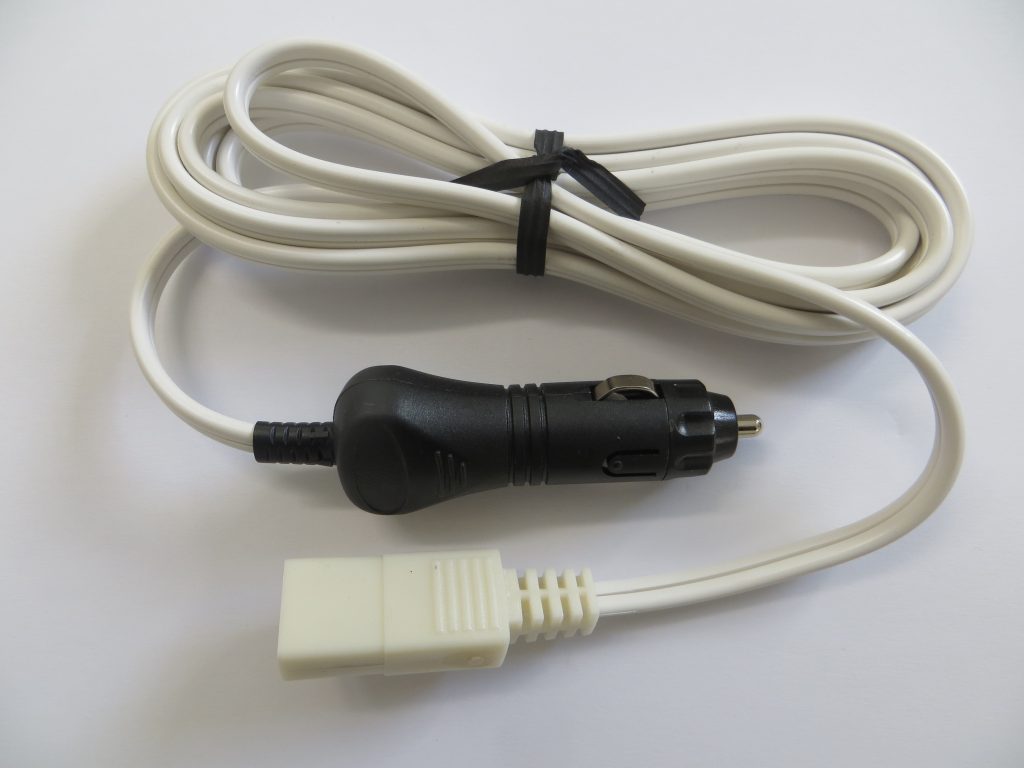 A dc power cord.